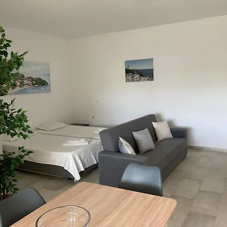 Magnolia Mar Daire Lagos